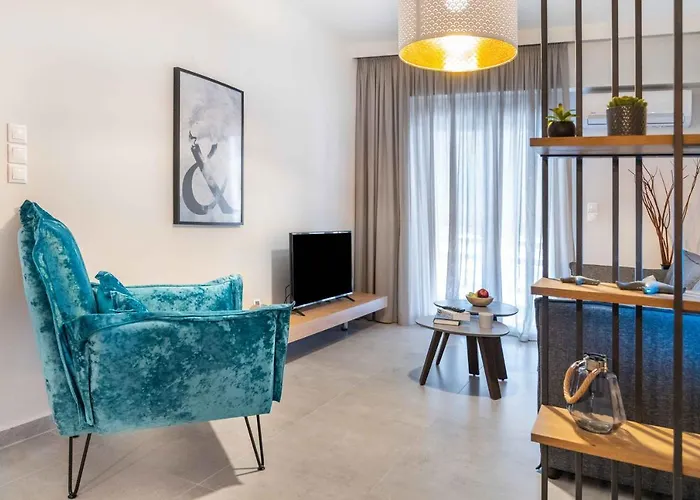 Suites 05-06 - Smart Cozy Suites - Large 2 Bedroom, Near Athens And Metro