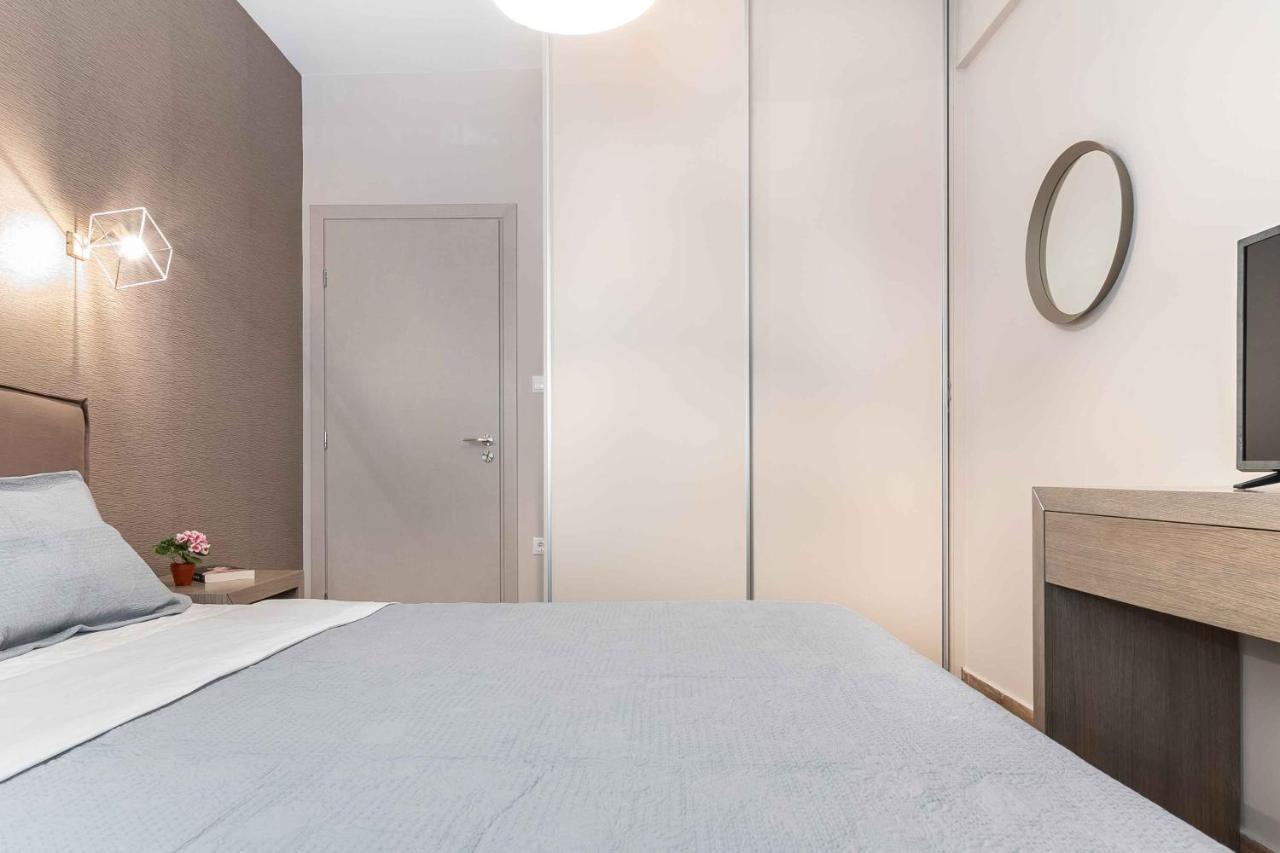 05-06 - Smart Cozy - Large 2 Bedroom, Near And Metro