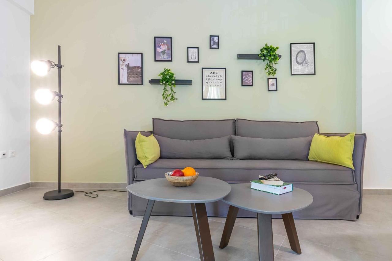 05-06 - Smart Cozy - Large 2 Bedroom, Near And Metro Apartment Athens