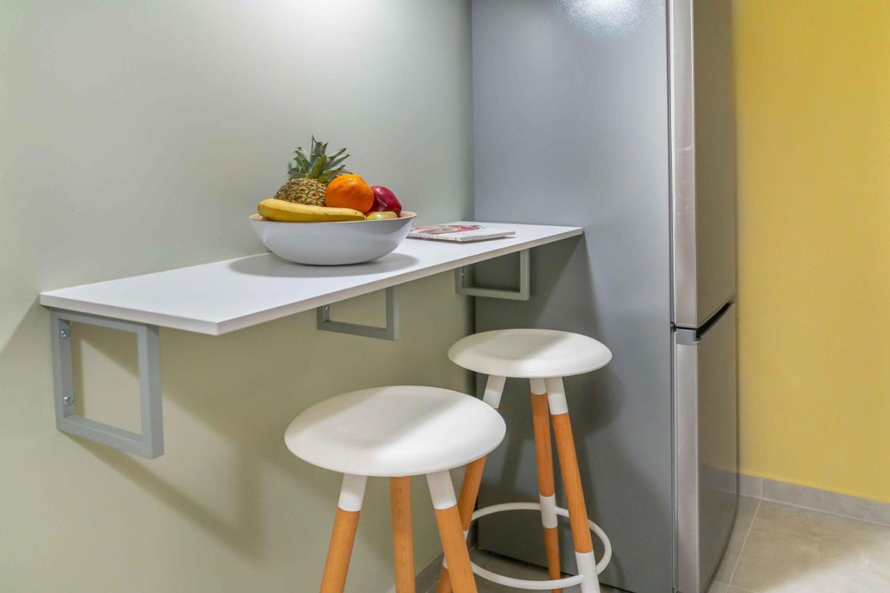 Apartment 05-06 - Smart Cozy - Large 2 Bedroom, Near And Metro *