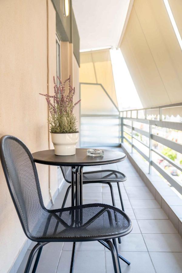 05-06 - Smart Cozy - Large 2 Bedroom, Near And Metro Apartment *